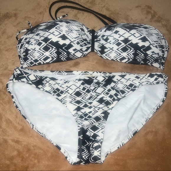 💐🌸💐 Bikini 👙 black and white color for women size XL 15/17 but fits like L . - Picture 9 of 9